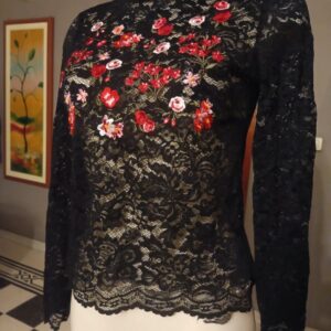 HAUT GOTH ROMANTIQUE A COL HAUT ET MANCHES LONGUES