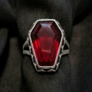 BAGUE DARK A PIERRE ROUGE TAILLE 17.3CM